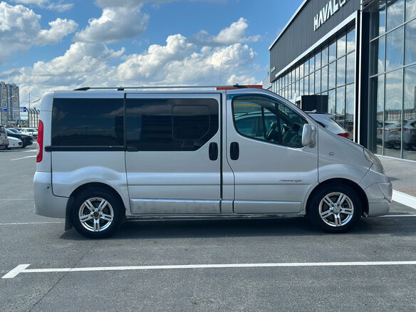 2011 Renault Trafic II Рестайлинг, серый, 885000 рублей - вид 3