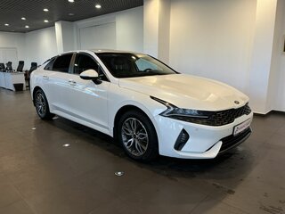 2021 Kia K5 III, белый, 2250000 рублей, вид 1
