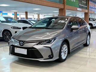 2022 Toyota Corolla XII (E210), серебристый, 1520000 рублей, вид 3
