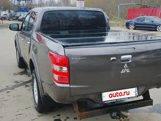 2018 Mitsubishi L200 V, коричневый, 2500000 рублей, вид 5