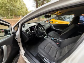 2017 Kia Ceed II Рестайлинг, белый, 1059000 рублей, вид 5