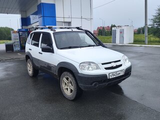 2013 Chevrolet Niva I Рестайлинг, белый, 450000 рублей, вид 1