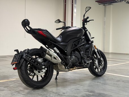 2026 Benelli 502 C, чёрный, 639000 рублей, вид 3