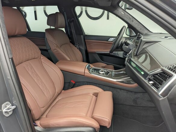 2026 BMW X7 M60i I (G07) Рестайлинг, серый, 23200000 рублей - вид 10