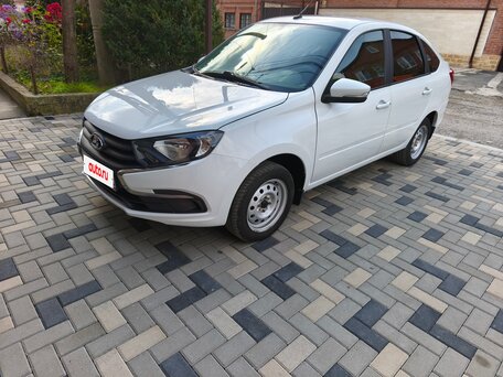 2024 Lada (ВАЗ) Granta I Рестайлинг, белый, 899000 рублей, вид 2