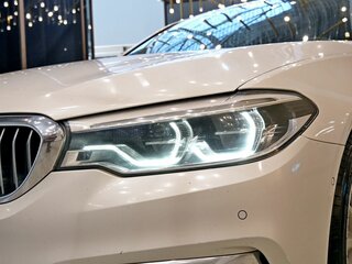 2019 BMW 5 серии 530i xDrive VII (G30/G31/G38), белый, 3350000 рублей, вид 2
