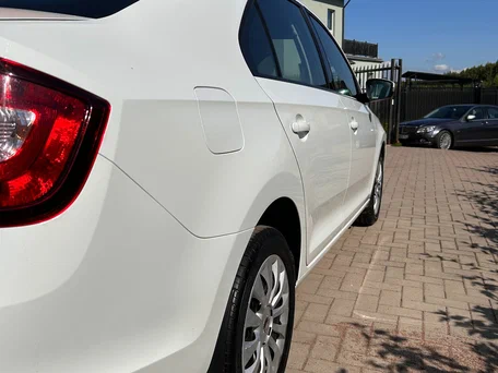 2019 Skoda Rapid I Рестайлинг, белый, 1450000 рублей, вид 5
