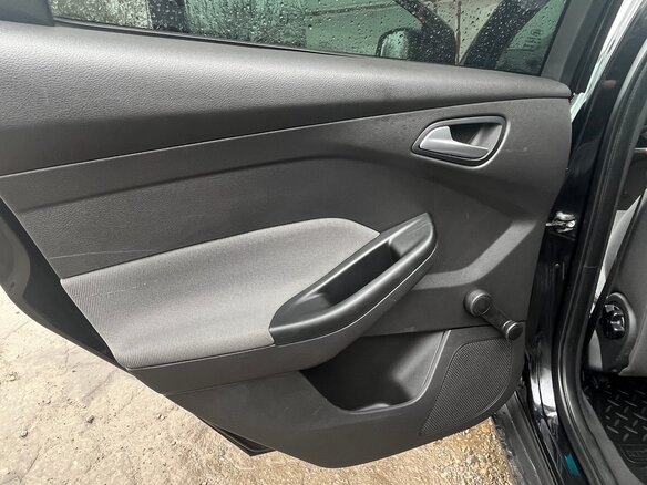 2013 Ford Focus III, чёрный, 615000 рублей - вид 9