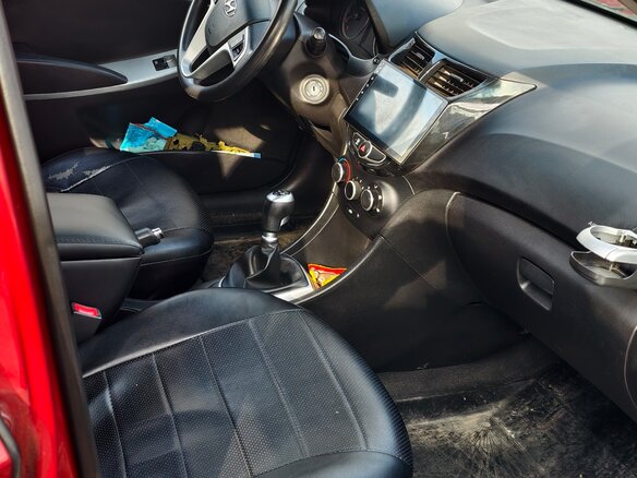 2012 Hyundai Solaris I, красный, 610000 рублей - вид 6
