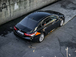 2020 Toyota Camry VIII (XV70), чёрный, 3049999 рублей, вид 4