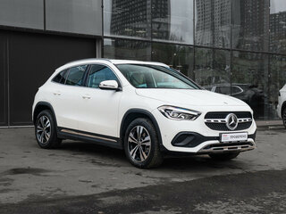 2020 Mercedes-Benz GLA 250 II (H247), белый, 3550000 рублей, вид 3
