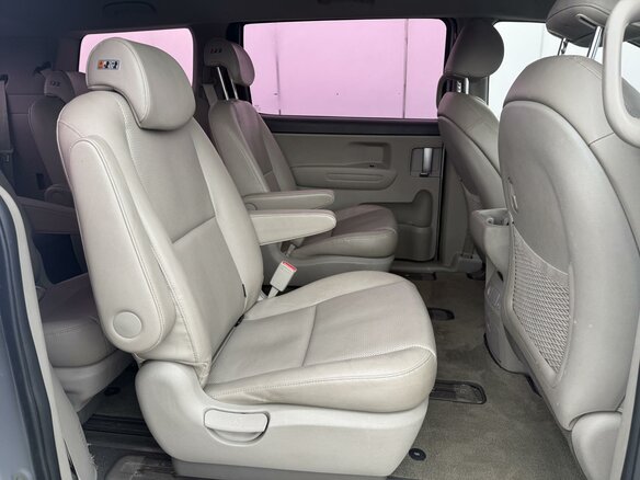 2018 Kia Carnival III, серый, 2150000 рублей - вид 6