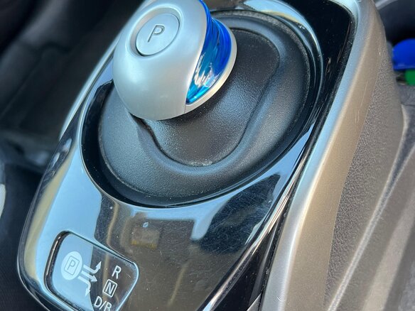 2020 Nissan Note e-Power II Рестайлинг, серебристый, 1465000 рублей - вид 10