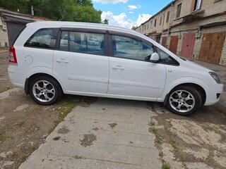 2013 Opel Zafira B Рестайлинг, белый, 850000 рублей, вид 4