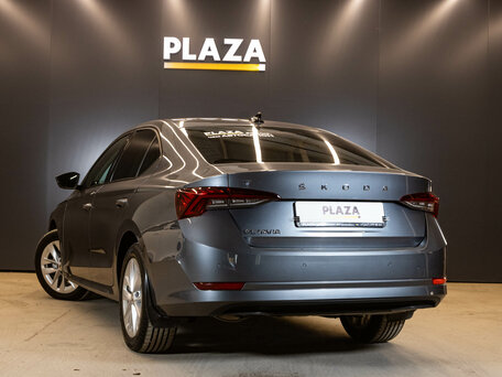 2021 Skoda Octavia IV (A8), серый, 2287000 рублей, вид 4