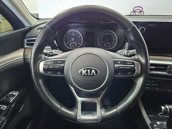 2021 Kia K5 III, синий, 1875000 рублей - вид 13