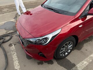 2021 Hyundai Solaris II Рестайлинг, красный, 1600000 рублей, вид 2