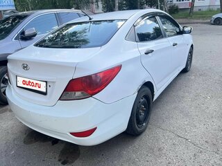 2013 Hyundai Solaris I, белый, 410000 рублей, вид 3