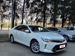 2017 Toyota Camry VII (XV50) Рестайлинг, белый, 2050000 рублей, вид 5