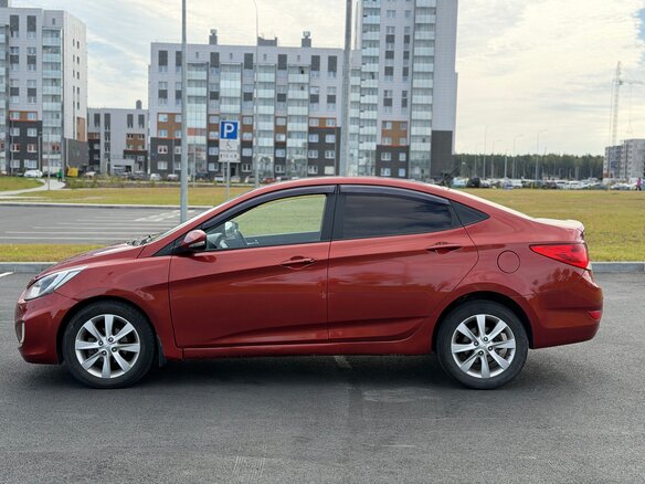 2011 Hyundai Solaris I, красный - вид 9