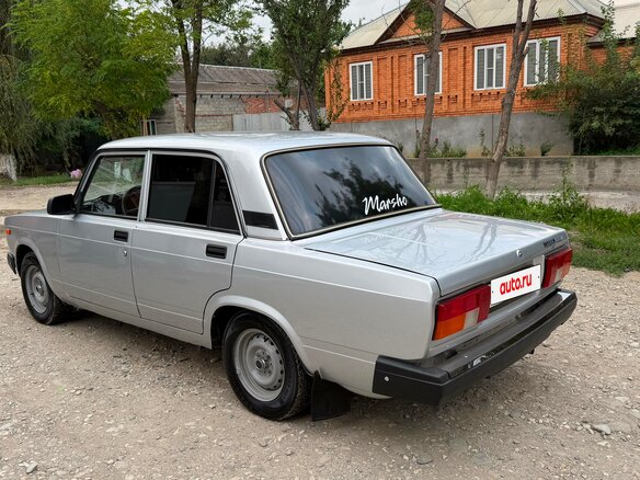 2010 Lada (ВАЗ) 2105, серебристый, 240000 рублей - вид 2