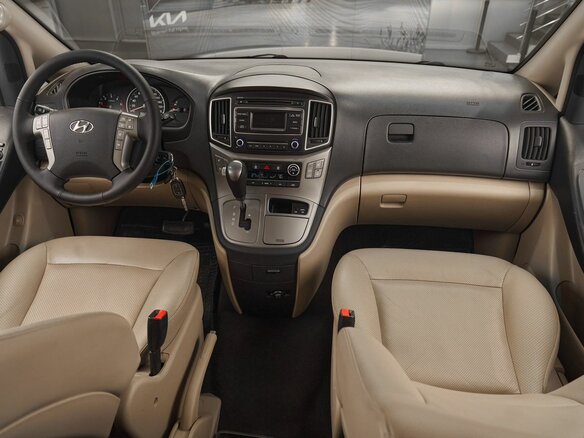 2018 Hyundai H-1 II Рестайлинг 2, серебристый, 2489000 рублей - вид 8