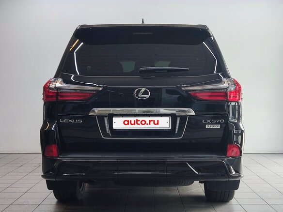 2017 Lexus LX 570 III Рестайлинг 2, чёрный, 8300000 рублей - вид 6