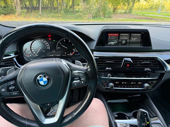 2018 BMW 5 серии 520d xDrive VII (G30/G31/G38), белый, 2600000 рублей - вид 12