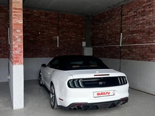 2021 Ford Mustang VI Рестайлинг, белый, 4900000 рублей, вид 3