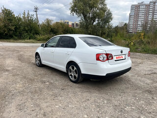 2010 Volkswagen Jetta V, белый, 465000 рублей, вид 2