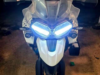 2018 Triumph Tiger 800, белый, 970000 рублей, вид 1