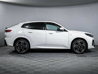 2024 BMW X2 xDrive25i II (U10), белый, 4899000 рублей, вид 4