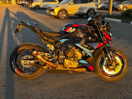 2022 BMW M 1000 R, чёрный, 2030000 рублей, вид 2