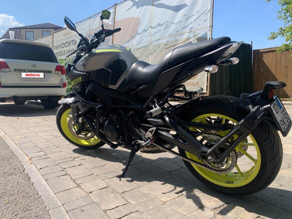 2017 Yamaha MT-09 (FZ-09), серый, 920000 рублей