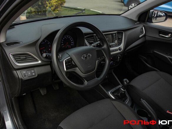 2017 Hyundai Solaris II, серый, 988000 рублей - вид 13