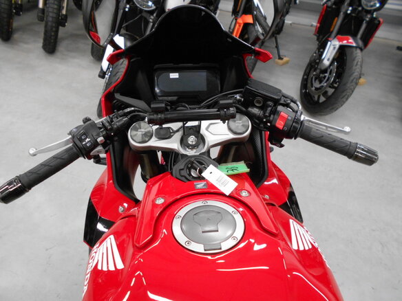 2020 Honda CBR 650R, красный, 880000 рублей - вид 24