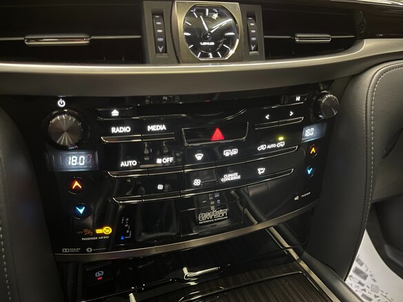 2018 Lexus LX 570 III Рестайлинг 2, белый - вид 33
