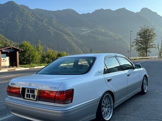 2001 Toyota Crown XI (S170), белый, 1300000 рублей, вид 3