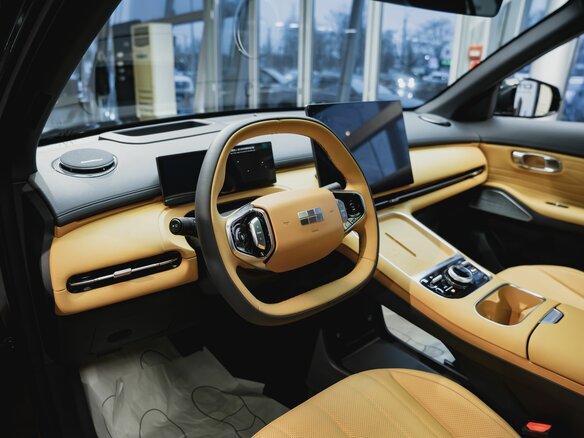 2026 Geely EX5 Гибрид EM-i, зелёный, 3935290 рублей - вид 6