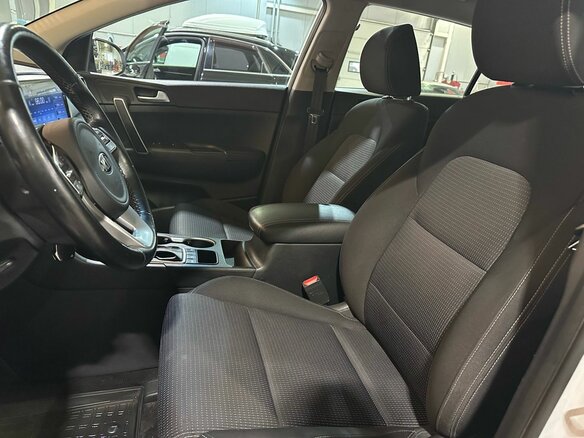 2020 Kia Sportage IV Рестайлинг, белый - вид 15