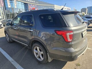 2017 Ford Explorer V Рестайлинг, серый, 2129000 рублей, вид 3