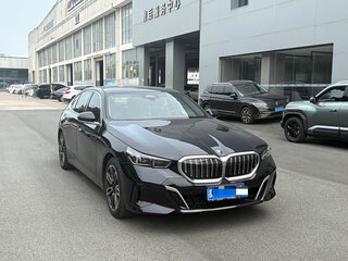 2025 BMW 5 серии Long 525Li VIII (G60/G61/G68), чёрный, 4417000 рублей, вид 3
