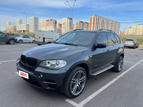2013 BMW X5 35i II (E70) Рестайлинг, серый, 2090000 рублей - вид 1