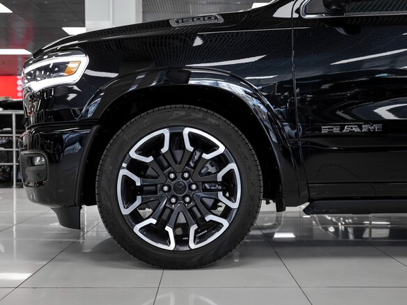 2026 Ram 1500 Crew Cab V Рестайлинг, чёрный - вид 9
