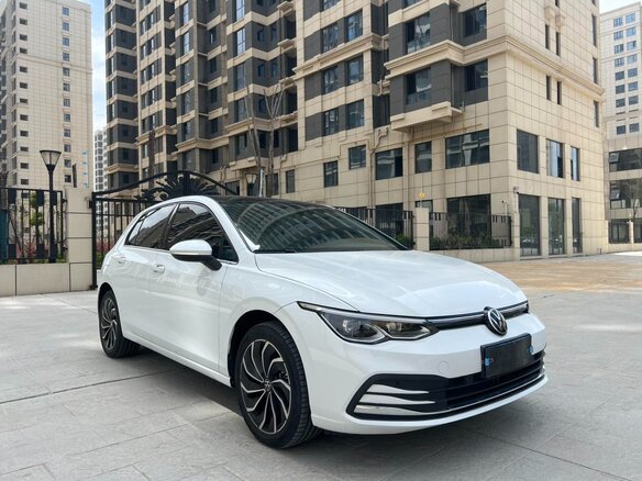 2023 Volkswagen Golf VIII, белый