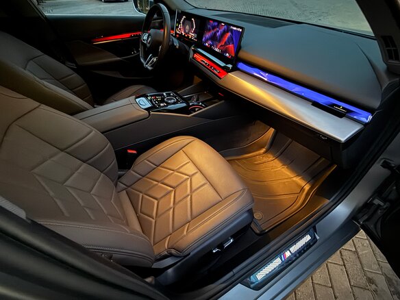 2025 BMW 5 серии Long 530Li xDrive VIII (G60/G61/G68), серый, 7200000 рублей - вид 11