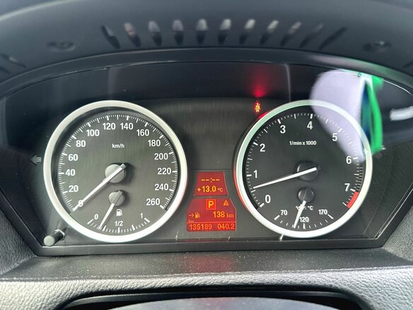 2013 BMW X6 35i I (E71) Рестайлинг, белый, 2120000 рублей - вид 9