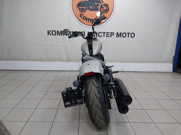 2023 Indian Chief Bobber, серый, 1949000 рублей - вид 3