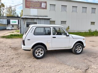2001 Lada (ВАЗ) 2121 (4x4) I Рестайлинг, белый, 300000 рублей, вид 4