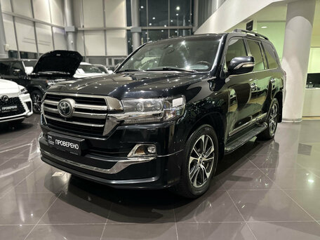 2019 Toyota Land Cruiser 200 Series Рестайлинг 2, чёрный, 6930000 рублей, вид 1